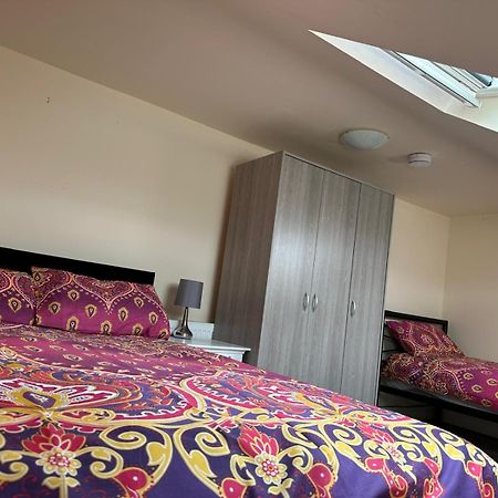 Elsaro Hotel Slough Bagian luar foto