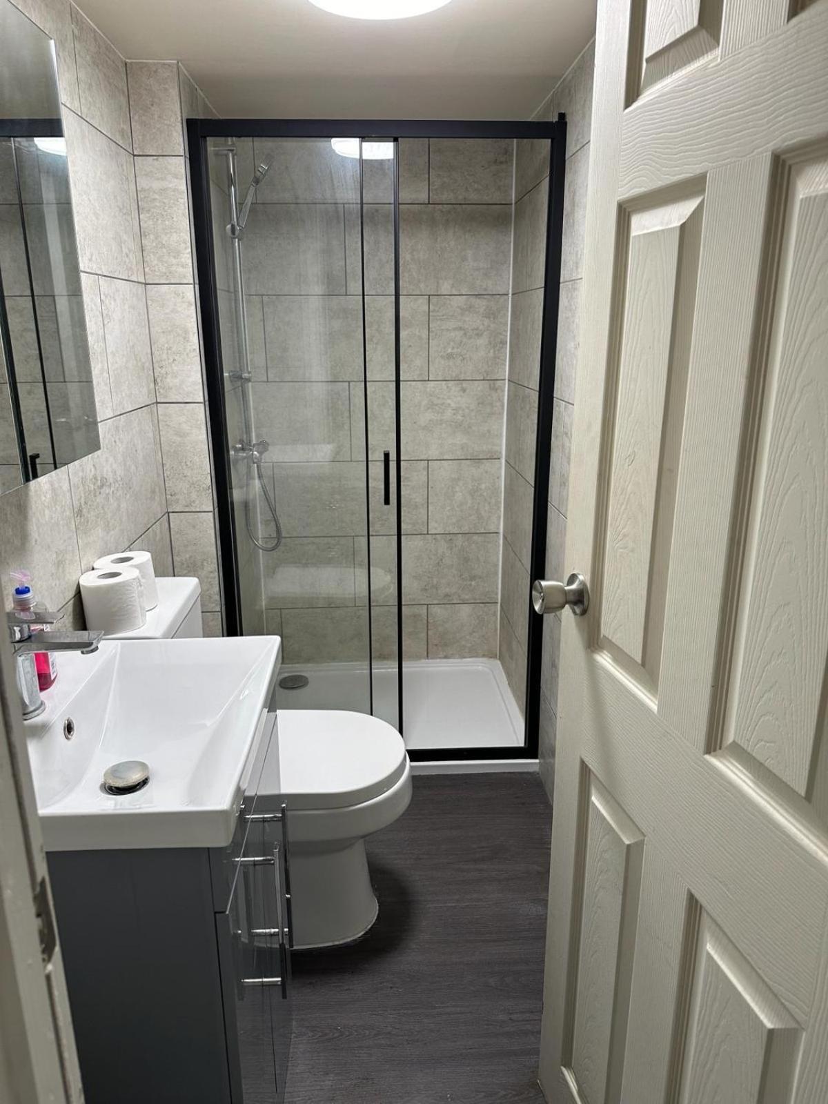 Elsaro Hotel Slough Bagian luar foto